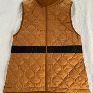 Nike (women’s) sz S Aero Layer vest